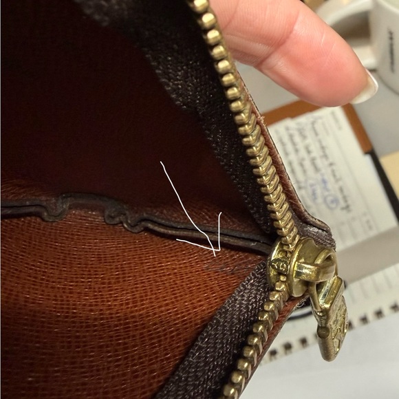 Louis Vuitton Monogram Key pouch - Picture 6 of 9